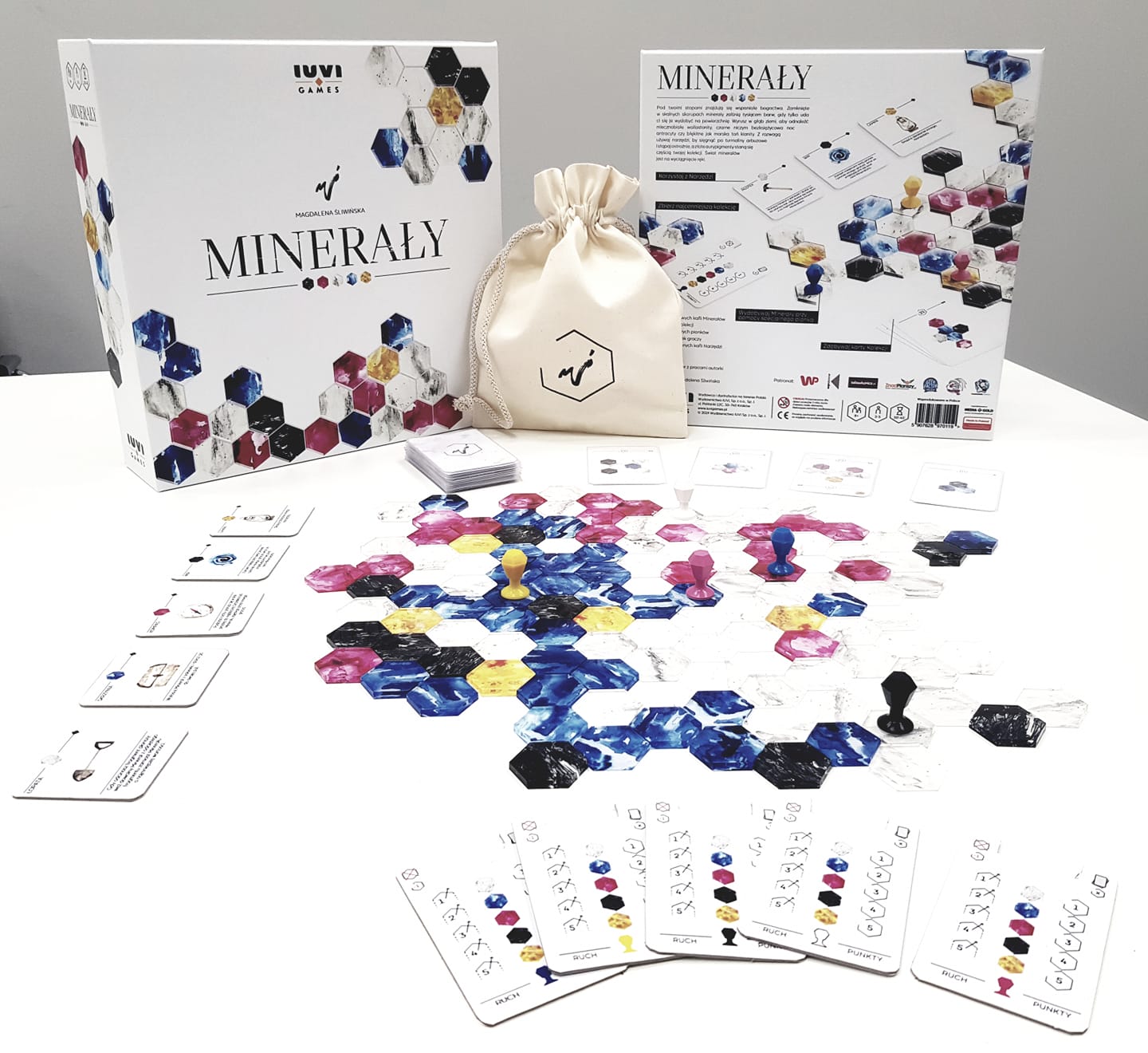 Сайт games отзывы. Mineraly настольная игра Польша. Игра про минералы. Настольная игра минералы. IUVI игра.